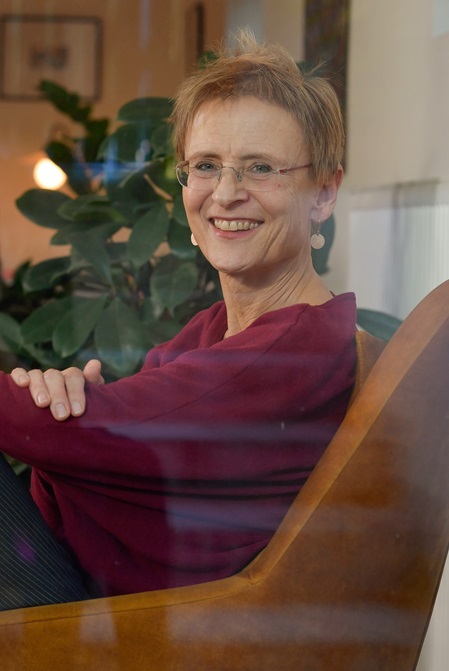 Portrait Psychotherapeutin Ruth Paulitsch.jpg